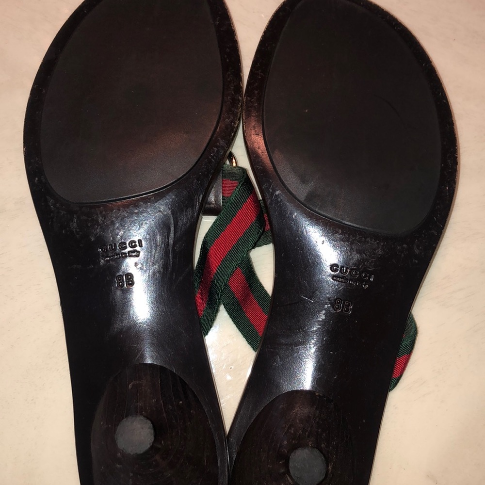 Sandals with a small heel